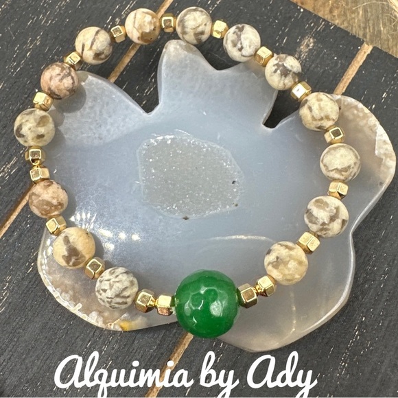 Neutral tan and green gemstones bracelet - Picture 1 of 1